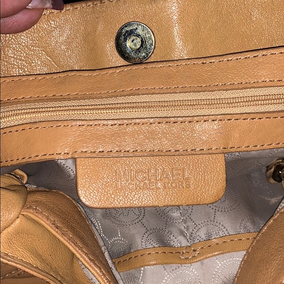 Authentic Michael Kors purse - Picture 4 of 5